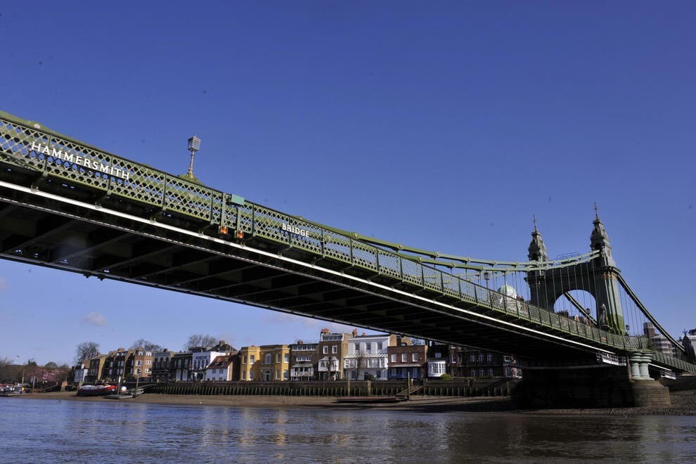 هل كان إغلاق جسر هامرسميث بالفعل ضرورياً؟ 