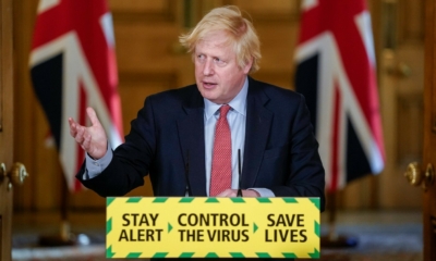 رئيس الوزراء يعد بمراجعة قضايا تخص ال vaccine passports ! ما الرأي العام؟ 