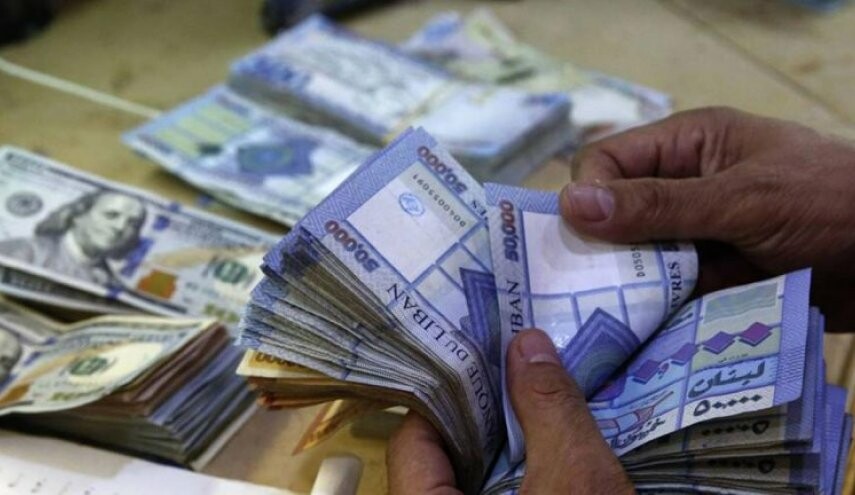 انهيار تاريخي للاقتصاد اللبناني.. سعر صرف الدولار يلامس 10 آلاف ليرة لبنانية 