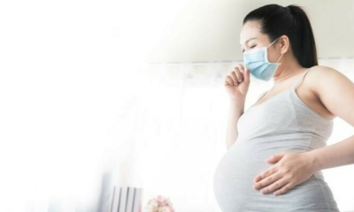 هيئة الصحة البريطانية تشجع النساء الحوامل على تلقي لقاحات كورونا 