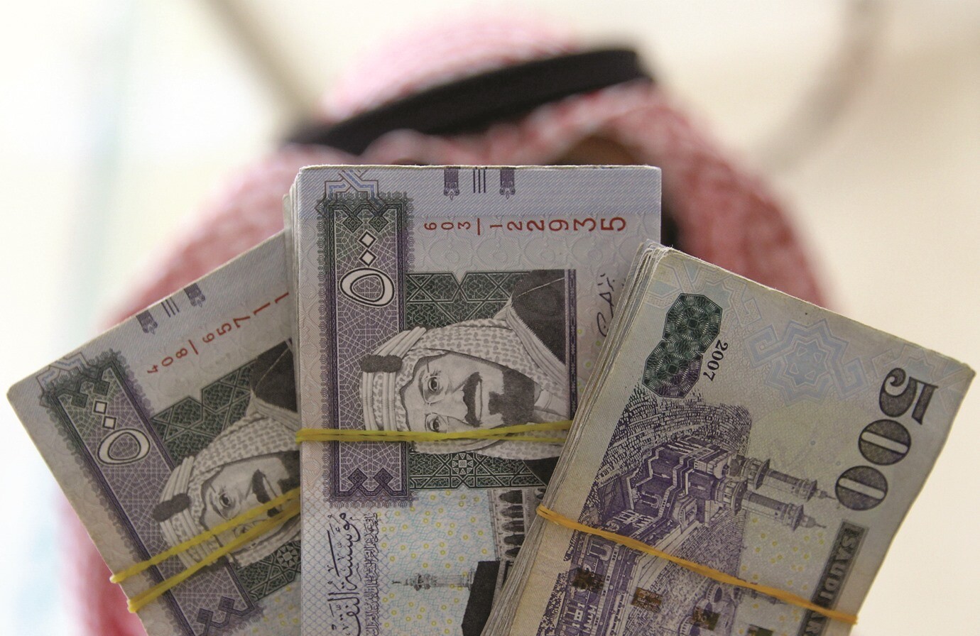 ثروات الخليج تصل إلى 2.7 تريليون دولار بحلول 2025 