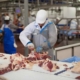 شركات المواد الغذائية في المملكة المتحدة تناشد  الوزراء بالسماح لها باستخدام السجناء لتخفيف النقص في العمالة 