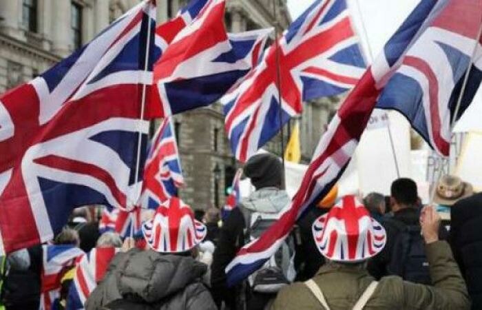 بريطانيا تنفق 163 ألف جنيه إسترليني على أعلام الاتحاد خلال عامين 