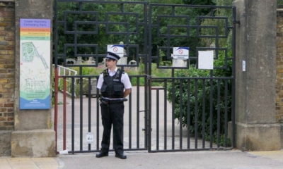 العثور على جثة رجل خمسيني "مقتولاً" في أحد مقابر لندن! 