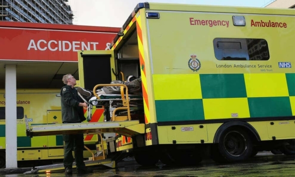 مخاوف أزمة الشتاء تدفع NHS إلى إبرام عقد "لتحرير أسرة المستشفيات 