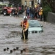 الطقس في المملكة المتحدة: تحذيرات من فيضانات مع هطول أمطار غزيرة على أجزاء من إنجلترا 