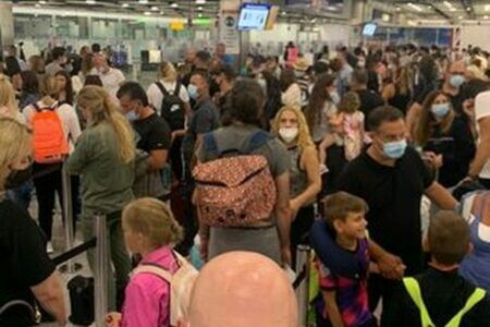 فوضى في مطارات المملكة المتحدة بسبب انقطاع التيار 