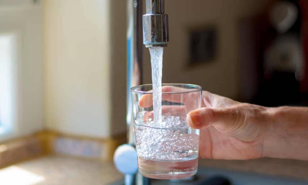 توقعات بإضافة  الفلوريد إلى مياه الشرب في المملكة المتحدة لخفض تسوس الأسنان 
