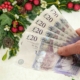 5 طرق ذهبية لتوفير الأموال للبريطانيين قبل عيد الميلاد 