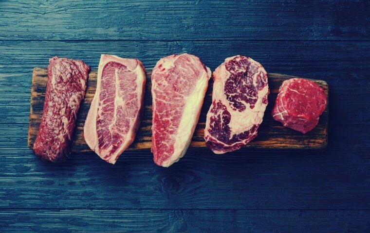 بريطانيا.. تحذيرات من اختفاء وشيك لمنتجات اللحوم في المتاجر 