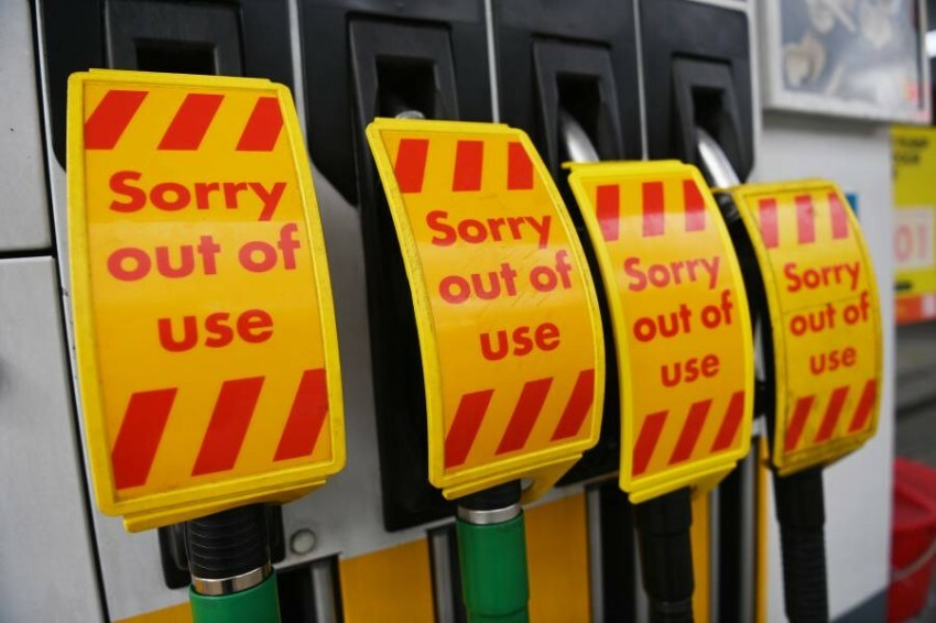 بريطانيا.. ارتفاع أسعار البنزين 3 بنسات للتر الأسبوع المقبل مع استمرار أزمة الوقود 