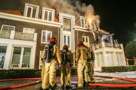 مصرع امرأتين وطفلين في حريق كبير لمنزل جنوب شرق لندن 