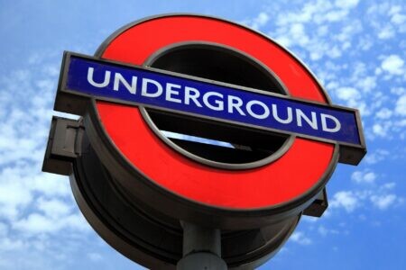 مترو أنفاق لندن يبحث عن عمال لصيانة القطارات بأجر سنوي يبلغ 50 ألف جنيه 