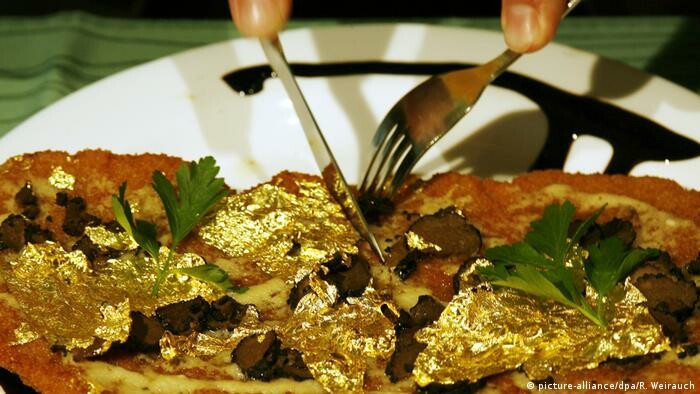 مطعم بريطاني يقدم بديلا عن شريحة اللحم المغطاة بالذهب وبسعر لا يتجاوز 100 جنيه إسترليني 