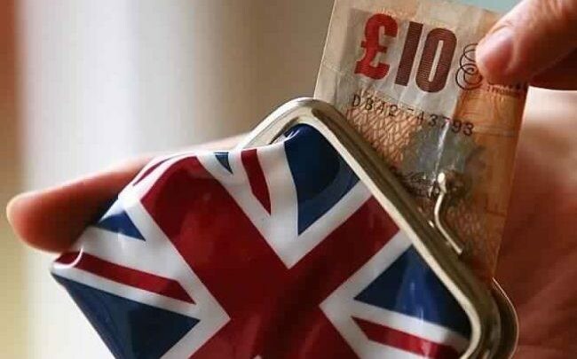 بريطانيا تفرض ضريبة مؤقتة على شركات النفط لمواجهة التضخم 