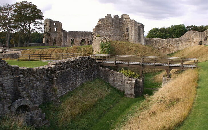 تدفق  الزوار على قلعة بارنارد وغيرها من المواقع التاريخية في إنجلترا 