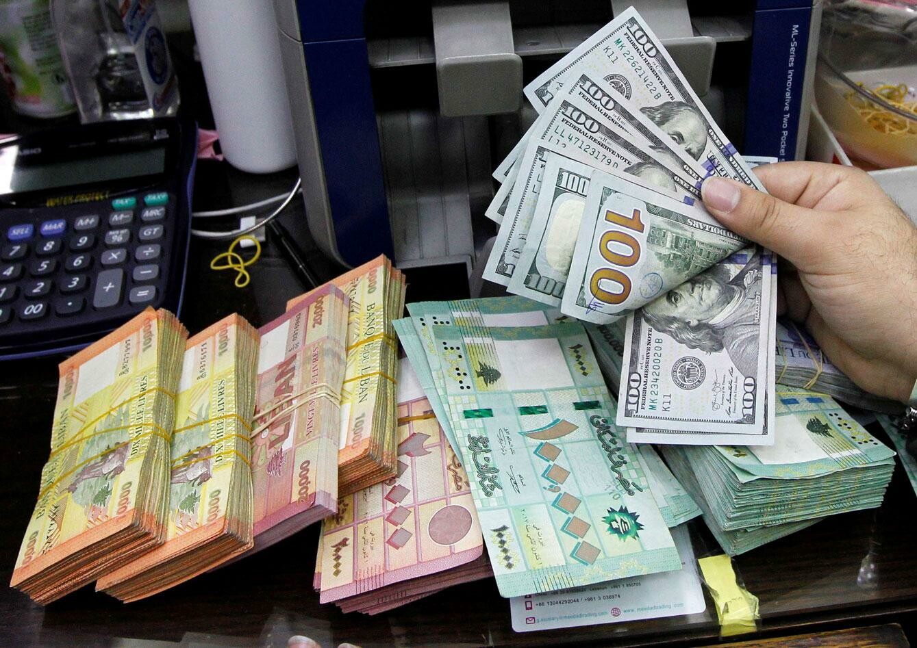 الليرة اللبنانية تتدهور بشكل غير مسبوق أمام  الدولار 