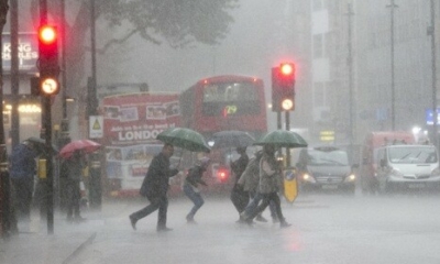 الأرصاد الجوية في بريطانيا تحذر من حدوث فيضانات بسبب الأمطار الغزيرة 
