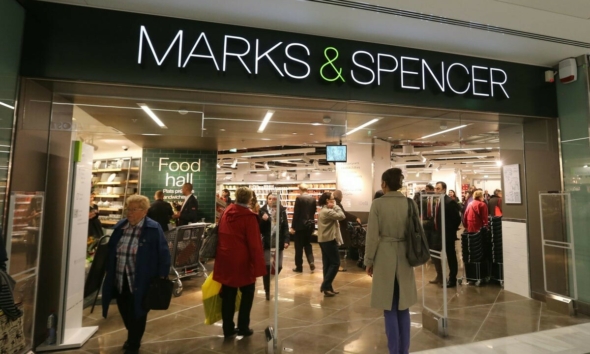 Marks & Spencer  ترفع الحد الأدنى للأجور إلى  وتوفر فحوصات طبية مجانية 