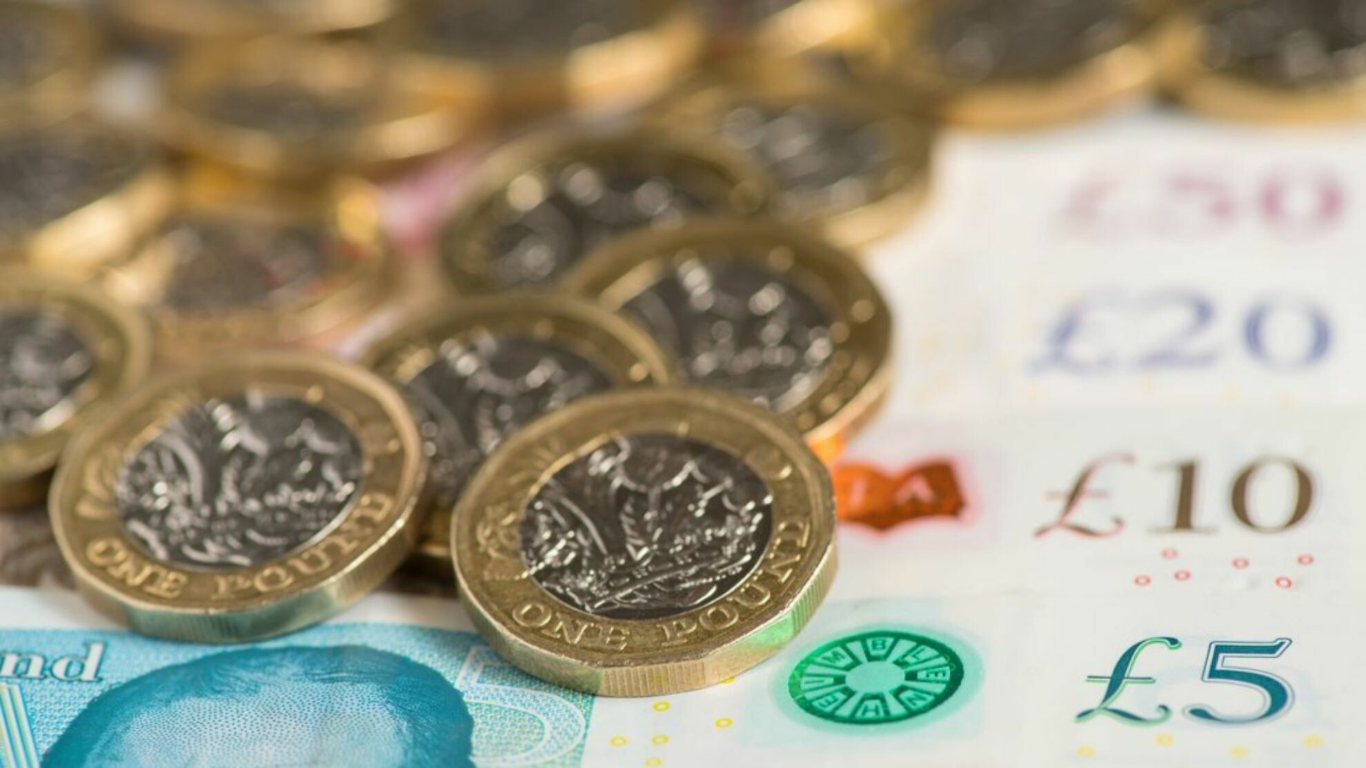 زيادة التضخم في بريطانيا تنذر بتغييرات مالية كبيرة 