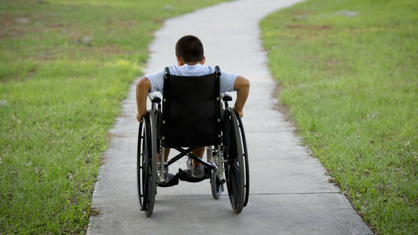 الأشخاص ذوو الإعاقة  يواجهون "خيارات مستحيلة للبقاء على قيد الحياة" في أزمة تكلفة المعيشة 