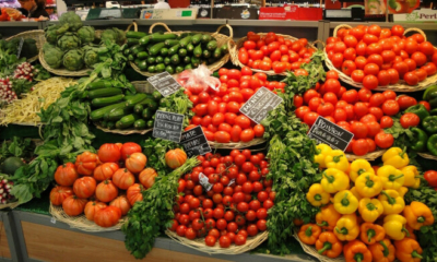 متاجر "Aldi" و "Tesco" في بريطانيا تحذران العملاء من الفواكه والخضراوات لهذا السبب 