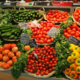 متاجر "Aldi" و "Tesco" في بريطانيا تحذران العملاء من الفواكه والخضراوات لهذا السبب 