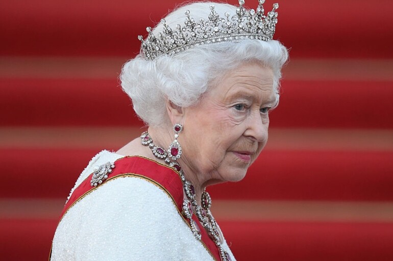 الملكة إليزابيث الثانية تغيب عن جلسة افتتاح البرلمان للمرة الثالثة منذ توليها العرش 