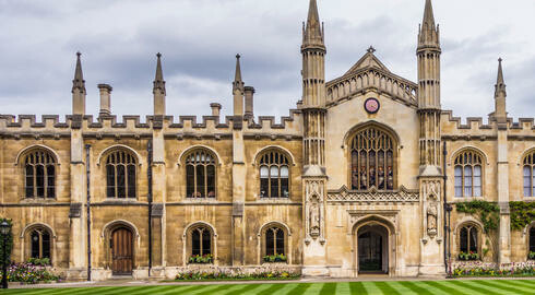 إطلاق نظام التأشيرات للخريجين من أفضل 50 جامعة خارج المملكة المتحدة.. تعرف عليه 