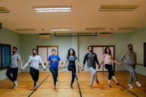 عرض "ممنوع التجول" الراقص.. رسالة بريطانية فلسطينية إلى العالم  