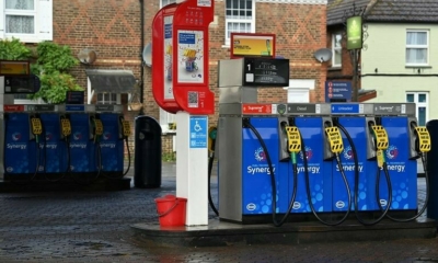 أسعار الوقود في بريطانيا تنخفض للأسبوع السابع على التوالي منذ عام 2020 