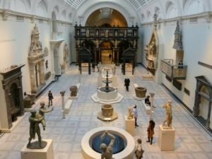 رحلة إلى تاريخ الحضارات وفنونها ضمن متحف فكتوريا وألبرت 