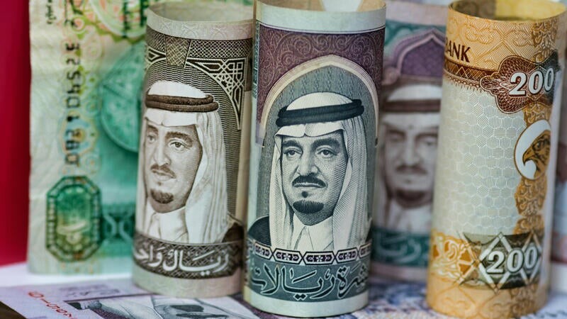 كيف ستستثمر دول الخليج التدفقات النقدية النفطية الهائلة في تطوير اقتصادها؟ 