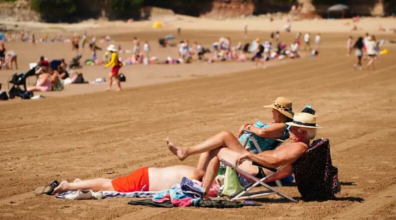 الطقس في بريطانيا..تحذيرات من موجة حر جديدة في عطلة البنوك 
