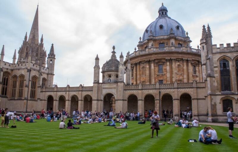 أكسفورد تعود إلى الصدارة.. تعرف على أفضل جامعات بريطانيا لعام 2023 