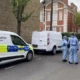 التحقيقات مستمرة.. قتيلين وإصابات خطرة خلال اضطرابات عنيفة في لندن 
