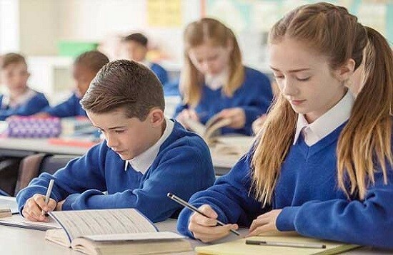 المدارس البريطانية تدق ناقوس الخطر بسبب تزايد "فواتير الطاقة" 