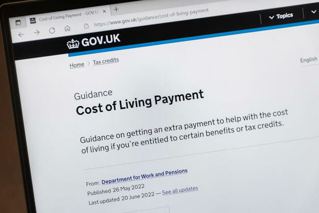 الحكومة تقدم "300 جنيه إسترليني" إضافية للمساعدة في أزمة تكلفة المعيشة.. من هم المؤهلين؟ 