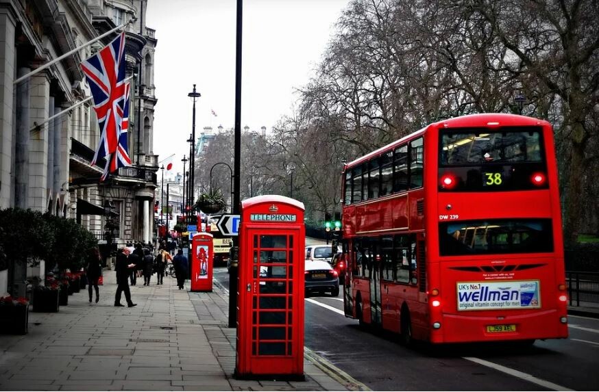 رسوم يومية على سائقي السيارات في لندن خلال الصيف القادم! 