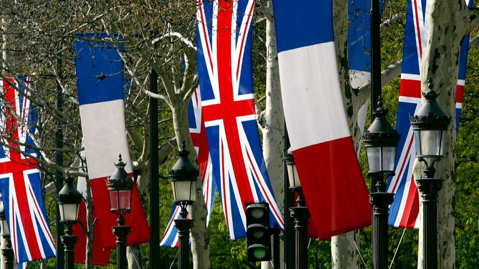 فرنسا تفرض تدابير دخول أكثر صرامة على القادمين من المملكة المتحدة 