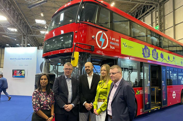 هيئة النقل في لندن تكشف النقاب عن أول حافلة كهربائية في معرض  Euro Bus Expo 