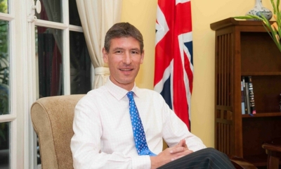 السفير البريطاني في الخرطوم يلتقي بعضو مجلس السيادة بالسودان 