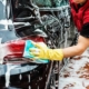 أكثر من 90٪ من مغاسل السيارات اليدوية في بريطانيا توظف عمالاً بشكل غير قانوني 