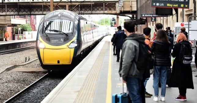 أسعار تذاكر القطارات سترتفع قريباً في بريطانيا.. كم ستزداد الأجور؟ 