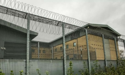 تسريبات جديدة لوزارة الداخلية البريطانية تفيد باحتجاز مئات المهاجرين بظروف مأساوية! 