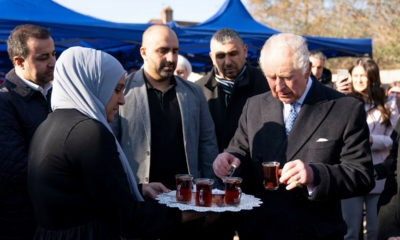 الملك البريطاني تشارلز الثالث يلتقي بمتطوعي زلزال تركيا وسوريا في لندن 