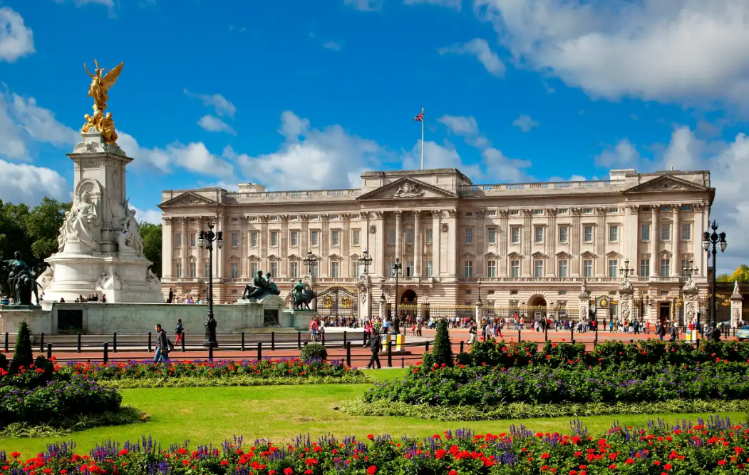 هل زرت قصر باكنجهام سابقاً؟.. لمرة واحدة فقط يمكنك زيارة القصر الملكي هذا الصيف 