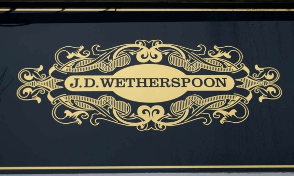 القائمة الكاملة لسلسلة متاجر Wetherspoons التي أغلقت أبوابها في بريطانيا 