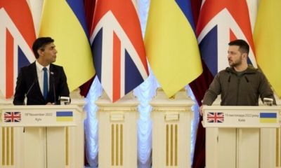 الرئيس الأوكراني يصل إلى بريطانيا للقاء ريشي سوناك 
