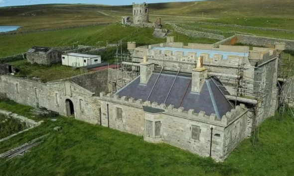 قلعة للبيع في إسكتلندا مقابل 30 ألف جنيه إسترليني فقط.. لكن كم ستبلغ تكلفة ترميمها؟ 